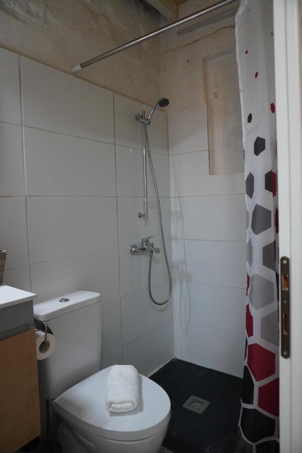 Il-Mezzanine Private Traditional And Walking Distance To Bus Terminus Vila Cospicua Exterior foto