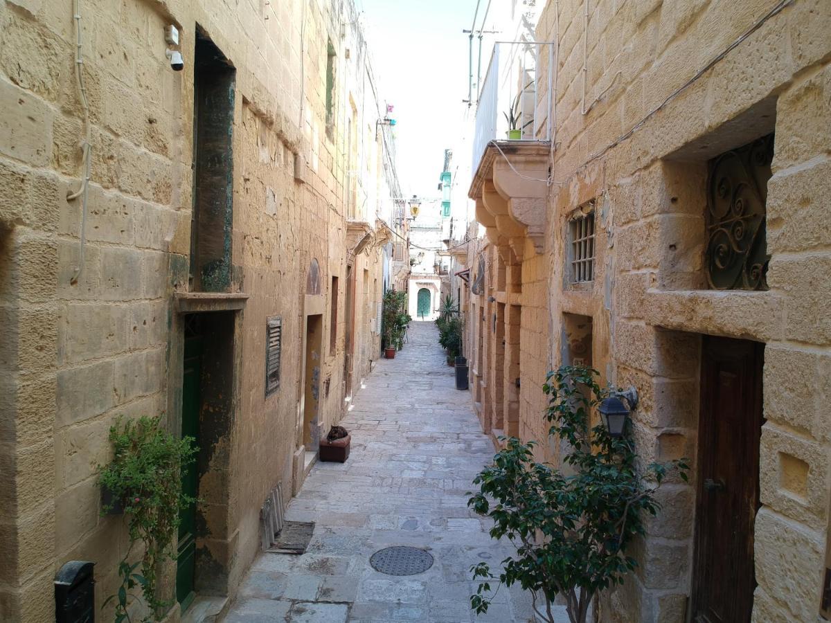 Il-Mezzanine Private Traditional And Walking Distance To Bus Terminus Vila Cospicua Exterior foto